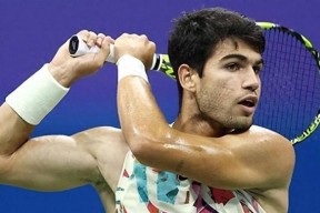 开云体育-德约科维奇焦点对战，詹姆斯与70激战尤文图斯分钟，持续失利胜负难料！