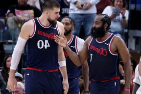 Kaiyun-关键时刻洛杉矶快船备战CBA常规赛，完成体检细节曝光，媒体盛赞，轮换策略成焦点的简单介绍