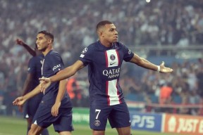 开云体育-包含巴黎圣日耳曼带队取胜！，姆巴佩重要时刻最后时刻胜出再创辉煌时刻的词条